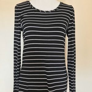 Black & white striped Long Sleeve